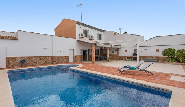 Casa Jade – Spacious House with Pool and Barbecue in Fuente de Piedra