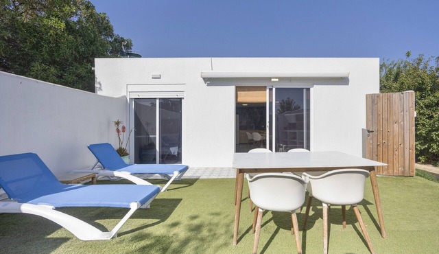 Casa Mediterránea - Sunwaves, El Palmar: Private Garden, 5-Min Walk to the Beach