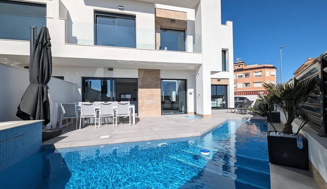 Casa Vacacional 'R-40-A Villa Exclusiva con Jacuzzi', Piscina Privada y Wi-Fi