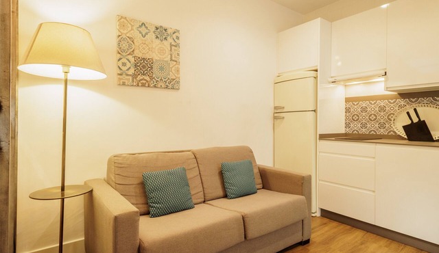 Cathedral Apartment: Historic Center, Giralda & Pool in Seville
