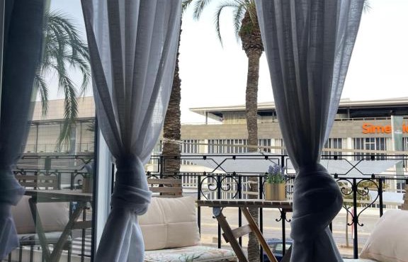 Centrally Located Spacious Private Apartment BuenaVista in Grao with Rooftop in Grao de Castellón