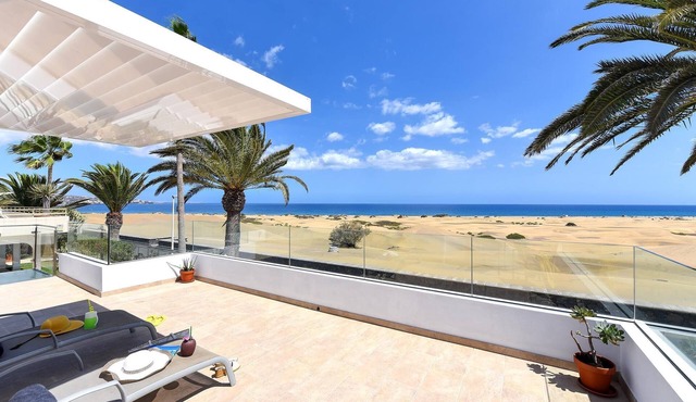 Chalet Golden Sahara by VillaGranCanaria