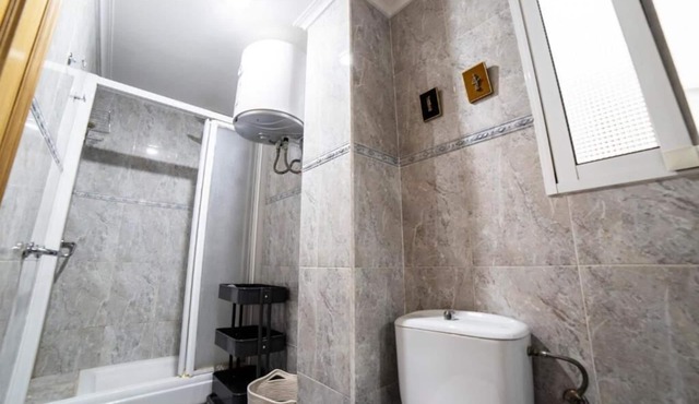 Charming 2-bedroom apartment with WiFi, AC in enchanting València