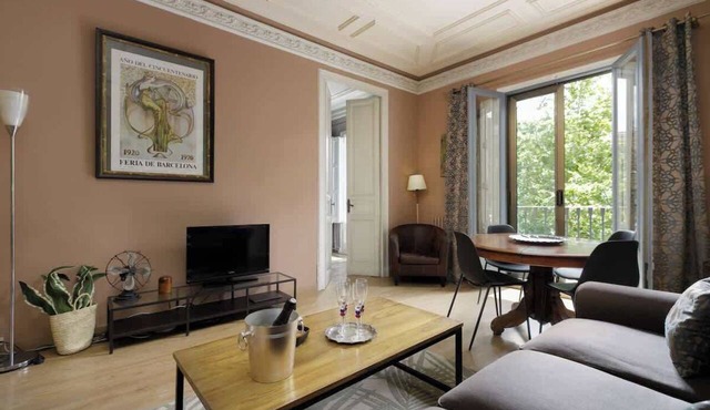 Charming & Classic Apartment in Eixample