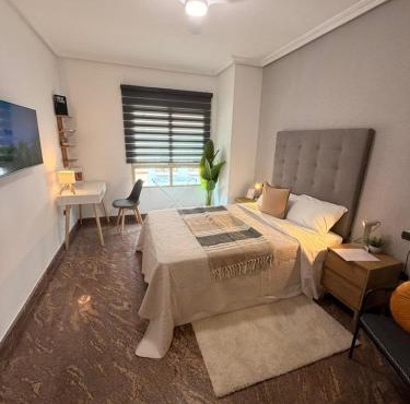 Charming Ensuite Room Near Alicante City Center