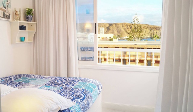 Comfortable 2 BR Terrace Apartment - Beach & Center - 4 Guests