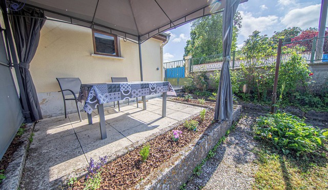 Comfortable single-storey house with garage and land in Vignot