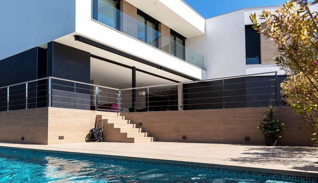 Costa Brava: Luxury Villa with Private Pool and Energy Efficiency