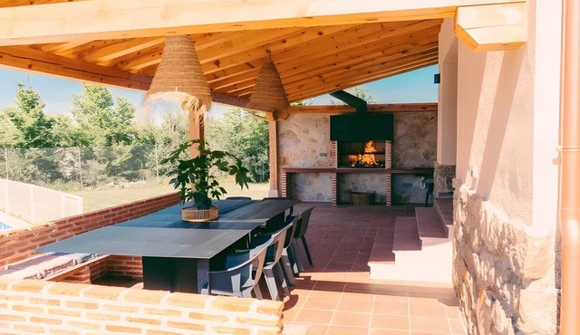 Country House in Torrecaballeros with Mountain Views, Private Pool, and Wi-Fi