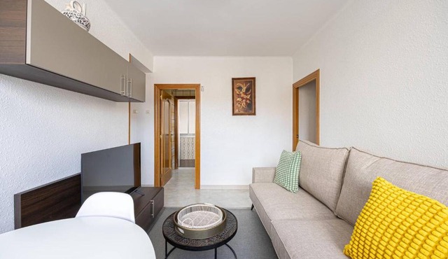Cozy Apt In Cornella 2 Mins From The Metro