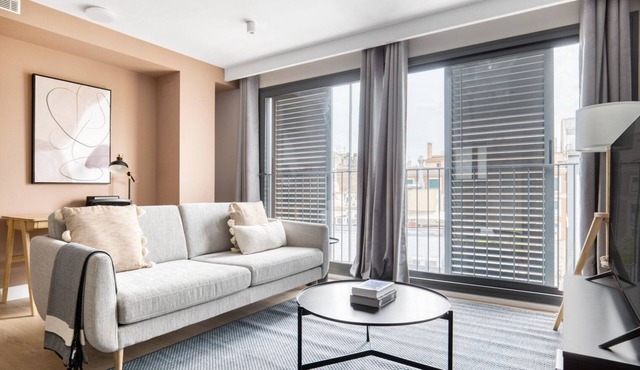 El Camp d'en Grassot i Gràcia Nova 2BR w/pool, by Blueground