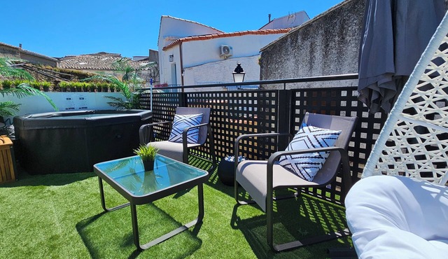 El Mirador de Montánchez Country House with Jacuzzi and Pool *