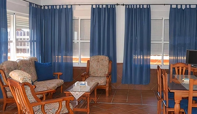 El Palmar Beach Apartment with Hot tub