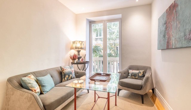 Elegant 2-Bed Apartment in Salamanca, Madrid