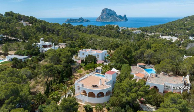 VILLA REINA