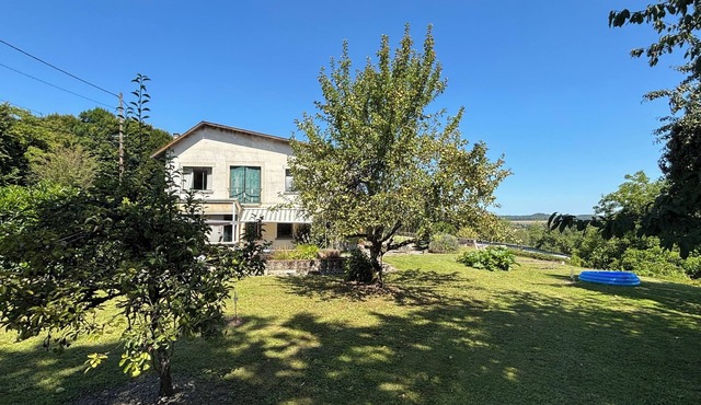 Fantastically located, spacious family home, unique views. Lots of space.Top with kids in Chatel-Chéhéry