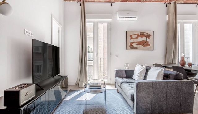 Fashionable Galvany 3BR, by Blueground
