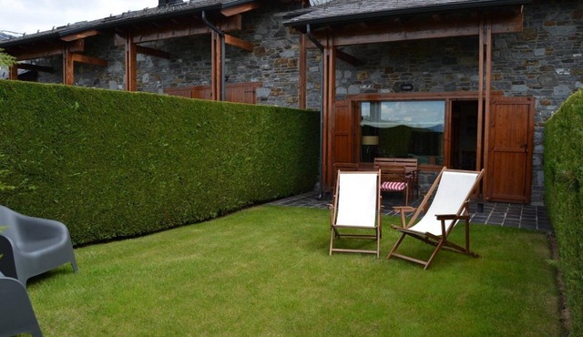 Townhouse 3 rooms Pool, Padel, Fireplace & Private Garden