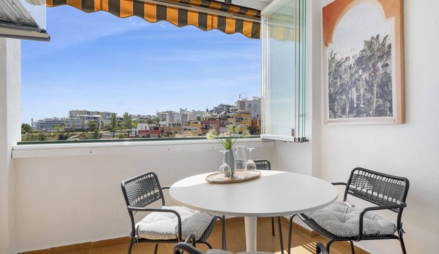 Fuengirola Sea View Apartment–Pool, Tennis & Beach