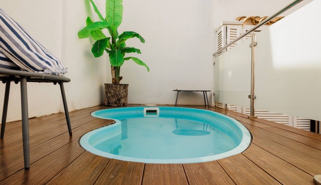 Giralda Penthouse Suite: High-Floor Apartment with Views, 2 Bedrooms & Pool