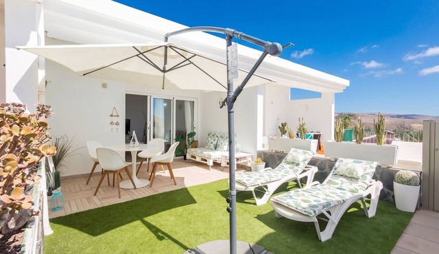 GuestReady - Aguila Beachfront Apartment