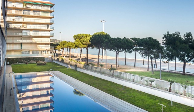 Holiday Apartment "Nereides" with Sea View, Shared Pool & Wi-Fi
