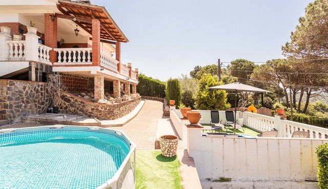 Holiday Home 'Villa Toro' with Mountain Views, Wi-Fi and Air Conditioning
