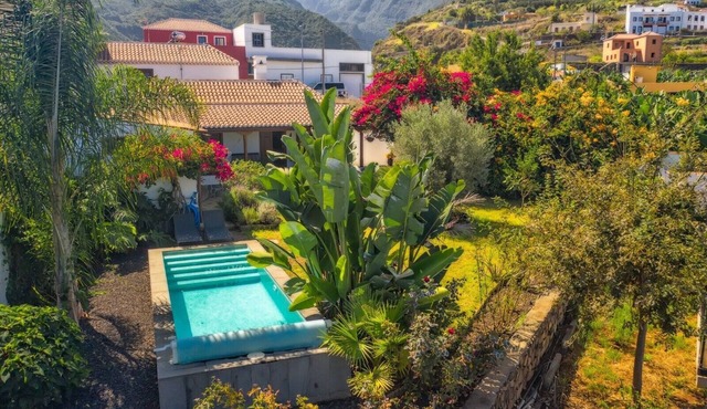 Holiday Home 'El Bebedero De Los Sauces' with Sea View, Private Pool and Wi-Fi
