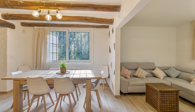 Holiday Home 'La Caseta De L'Adela' with Mountain View, Wi-Fi and Air Conditioning