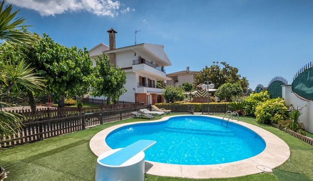 HomeHolidaysRentals Pallars - Costa Barcelona
