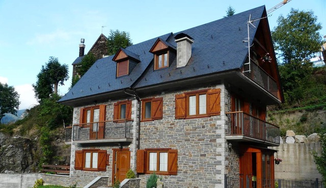 Homerez - Chalet 13 km away from the slopes for 6 ppl. with terrace at Viella