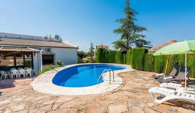 Homerez - Spacious Villa with Private Pool in Monachil