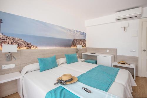 Hostal Es Pi - Emar Hotels
