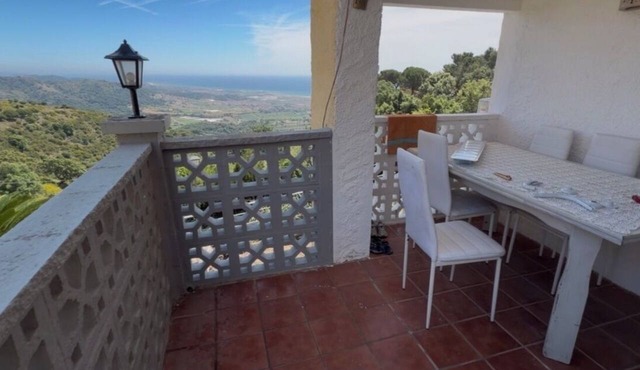 House with ocean views, terrace, free parking, pets allowed
