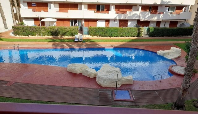 Inviting 2-Bed Apartment in Playa Flamenca