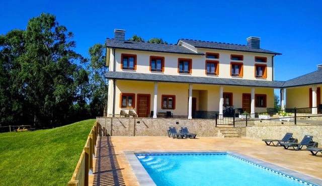 Ländlicher Bauernhof "Apartamentos Navalin" by Interhome