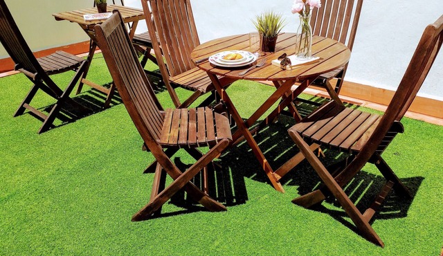 * Large apartment with garden terrace, barbecue and gym in the Alicante Center