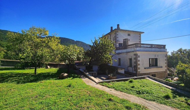 Large Holiday Home 'El Rozado' for 22 Guests with Garden in Sierra de Gredos