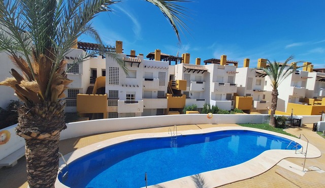 LM5 - Apartment with private garden and pool in Vera Playa