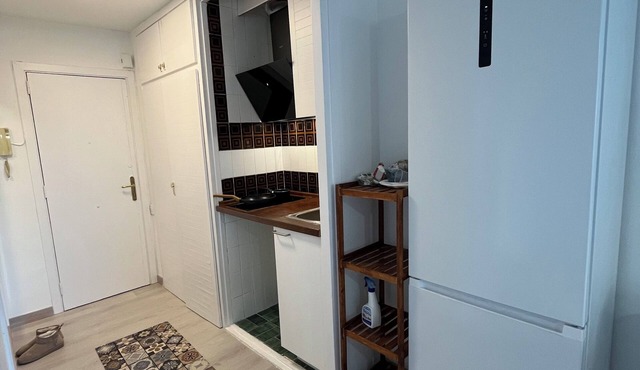 Loft with parking, 10min walking distance to beach, 20min Barcelona, 5min to supermarket