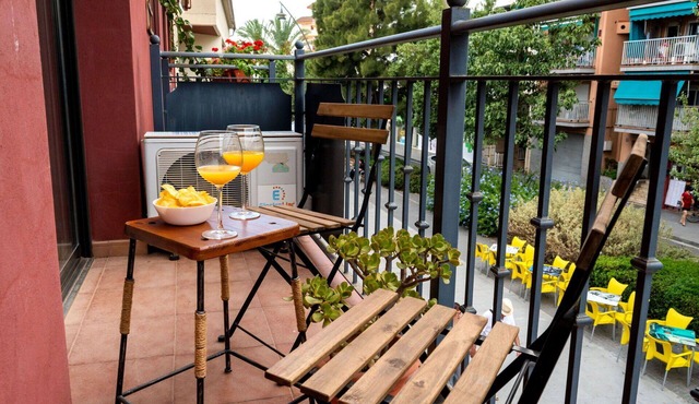 Lovely apartment for 3 guests with A/C, WIFI, TV and balcony
