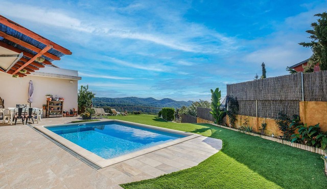 Lovely home in Tordera
