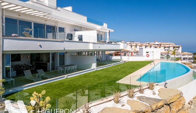 Luma View Retreat By HWPC