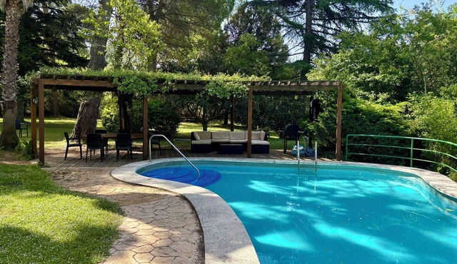Luxury home 15 minutes from Barcelona with large private swimming pool