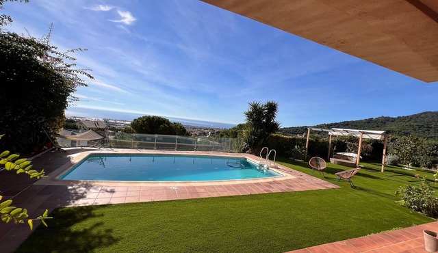 Mediterranean Getaway with Breathtaking Sea Views 2 - Bedroom Chalet