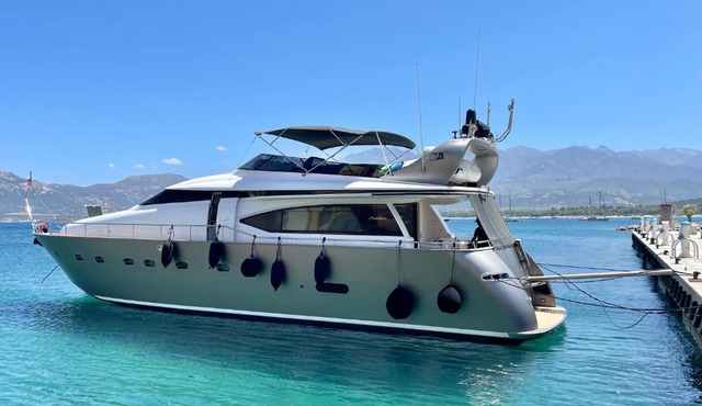 MotorYacht 21 avec équipage