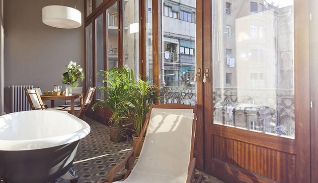 My Space Barcelona 2 apartments on Rambla Catalunya for 14 pax in Barcelona