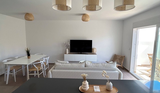 NEW flat with solarium, 50 meters from the sea !