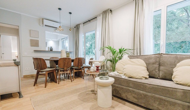 NEW: Refurbished Modern Apartment