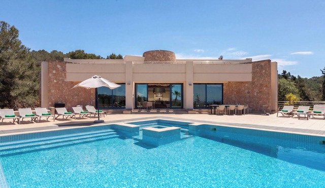 New! Villa Palau - Three Bedroom Villa, Sleeps 6